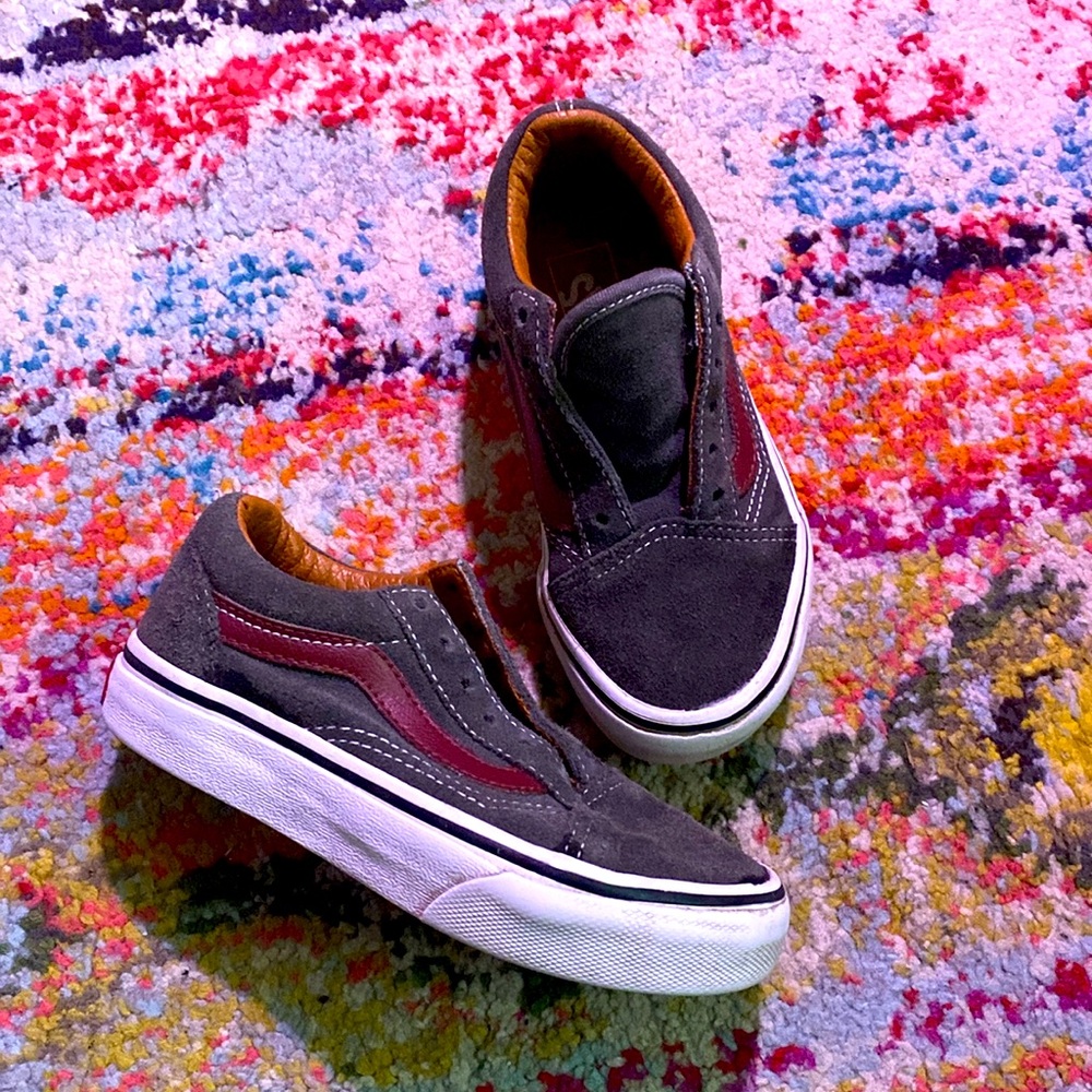 Army green and maroon Vans size 11 US kids
